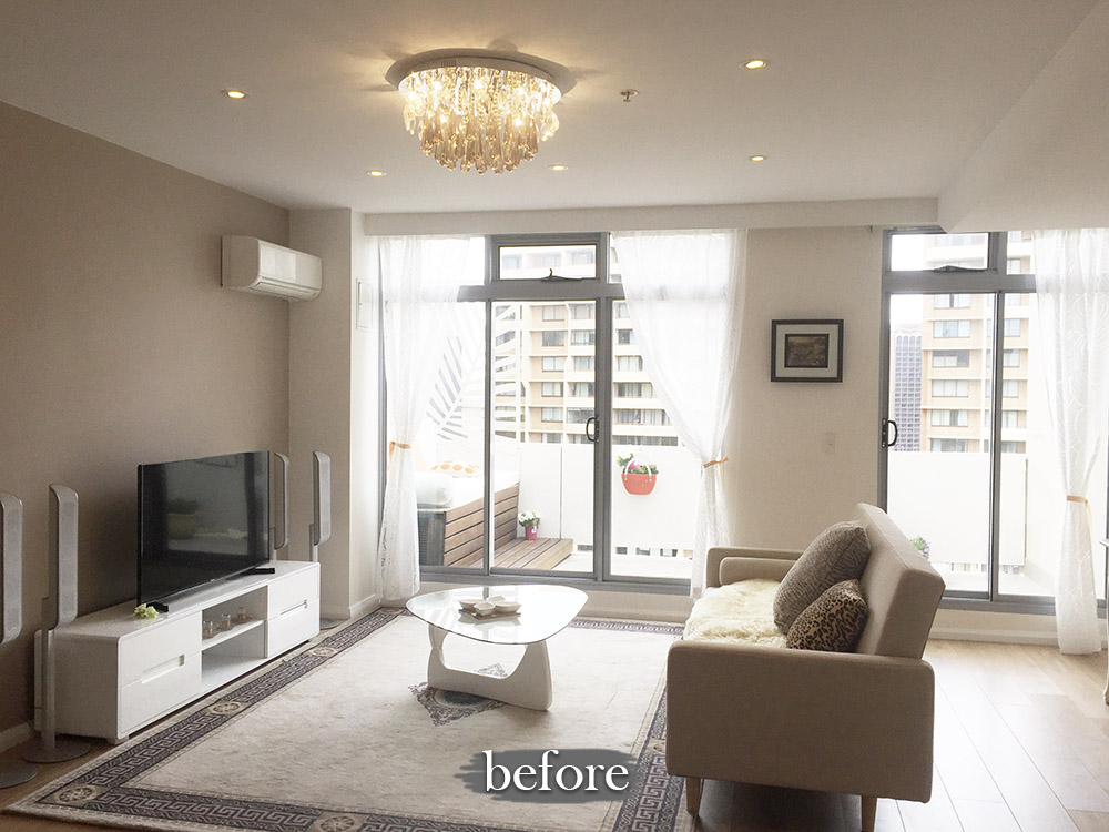 living room before renovation